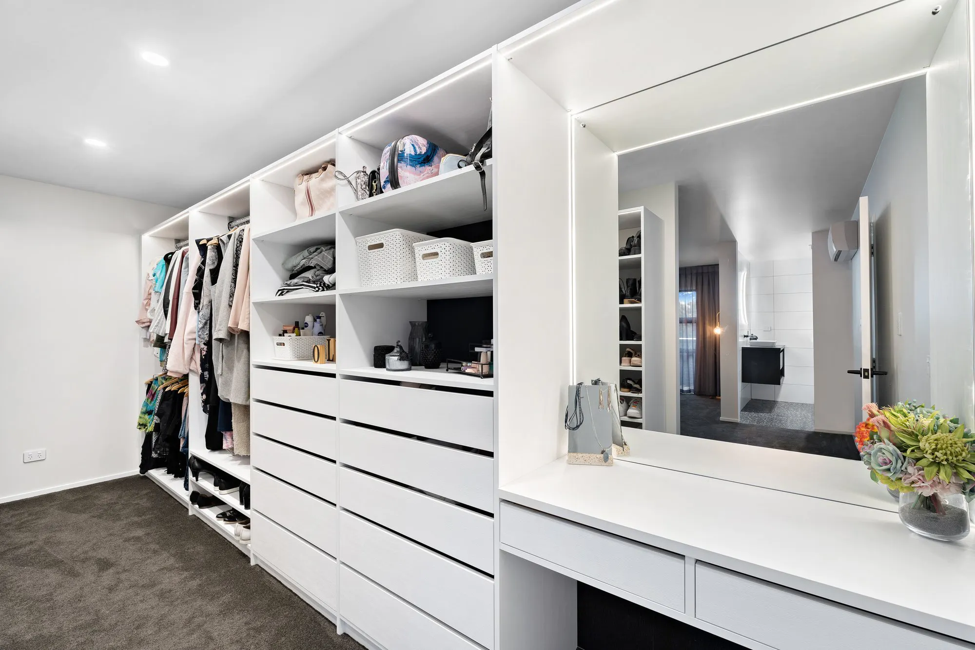 Article-4-Wardrobe-storage-solutions-and-tips-2