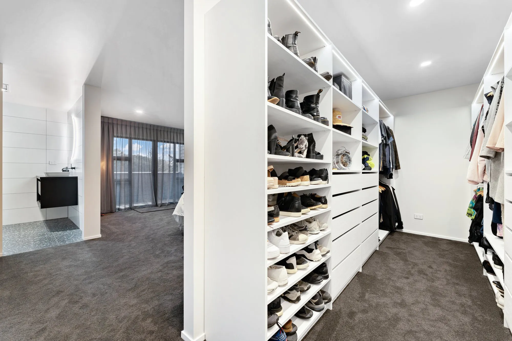 Article-4-Wardrobe-storage-solutions-and-tips-3
