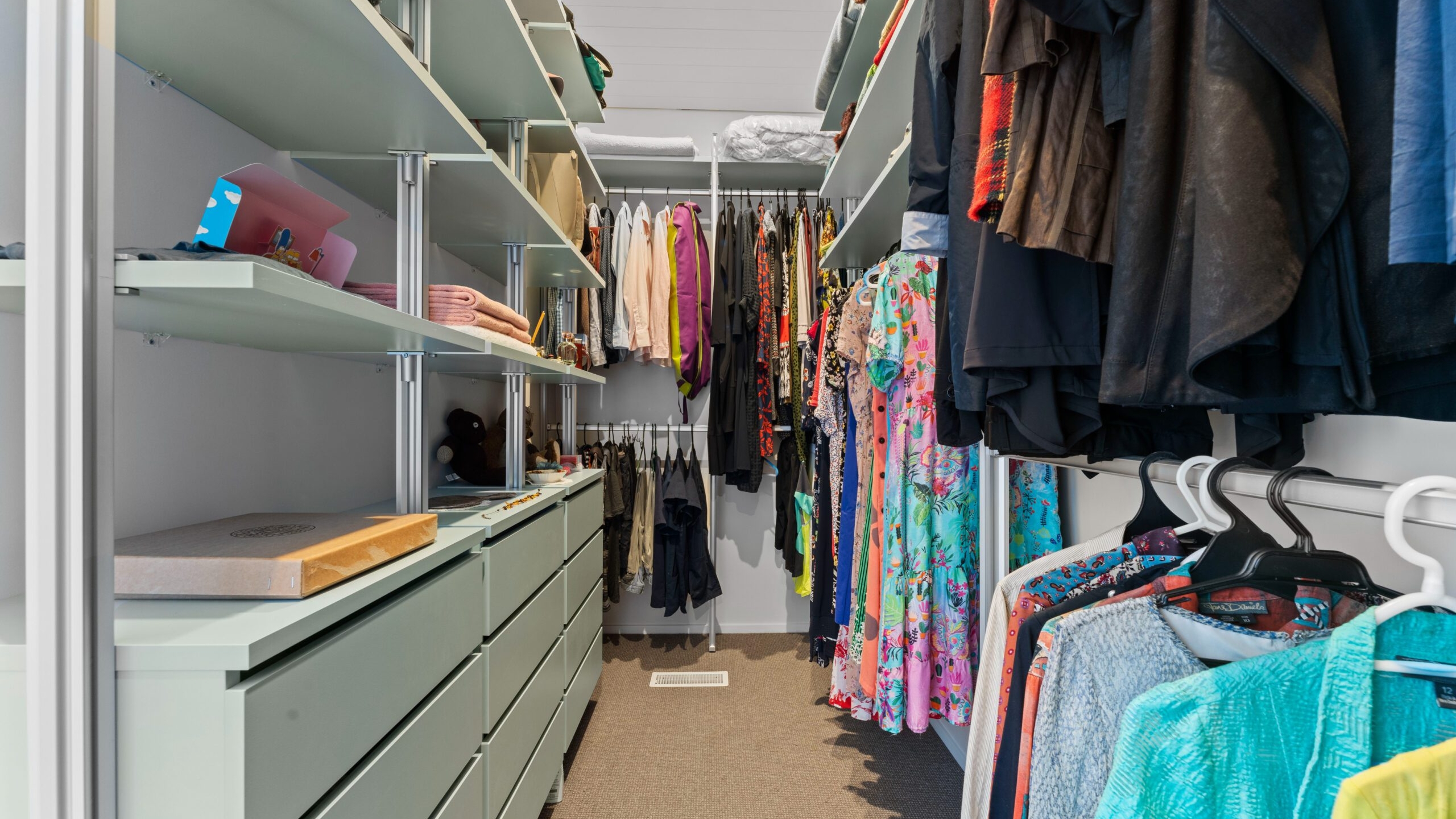 Innova walk-in wardrobe design