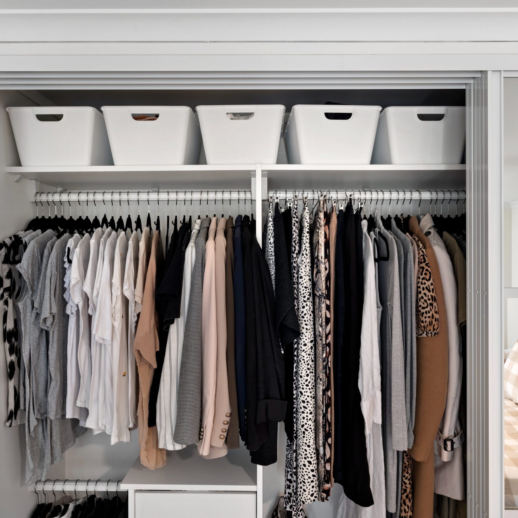Flex reach-in wardrobe design