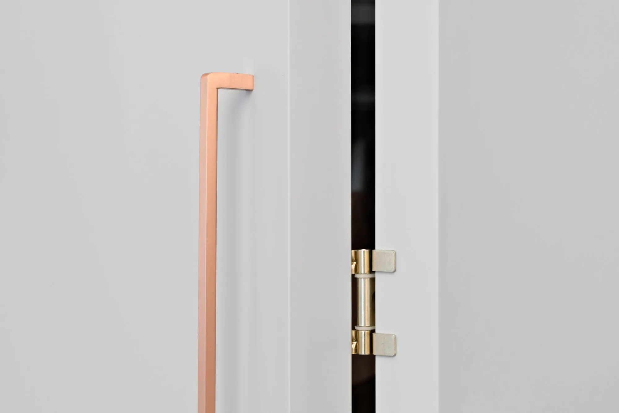 Bi-fold wardrobe doors close up with handle