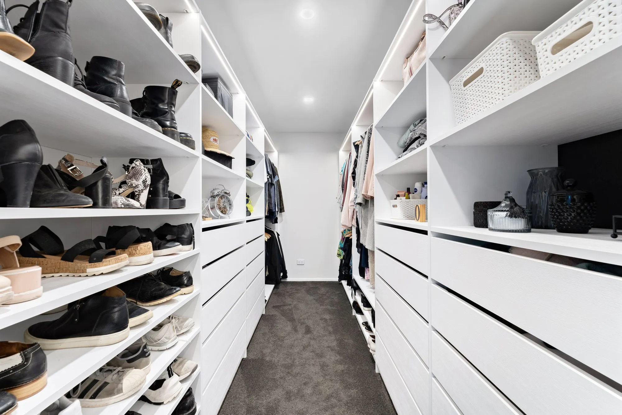 Wardrobe-storage-solutions-and-tips
