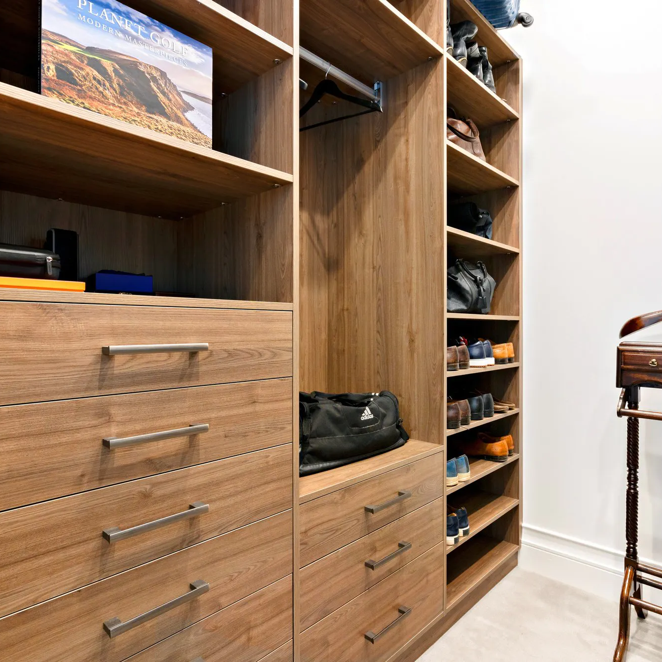 Gallery-21-Luxe-Cabinet-Walk-in-wardrobe-in-Bestwood-Methven-Oak-2