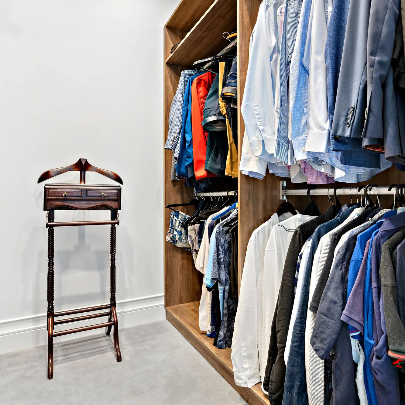 Gallery-21-Luxe-Cabinet-Walk-in-wardrobe-in-Bestwood-Methven-Oak-3