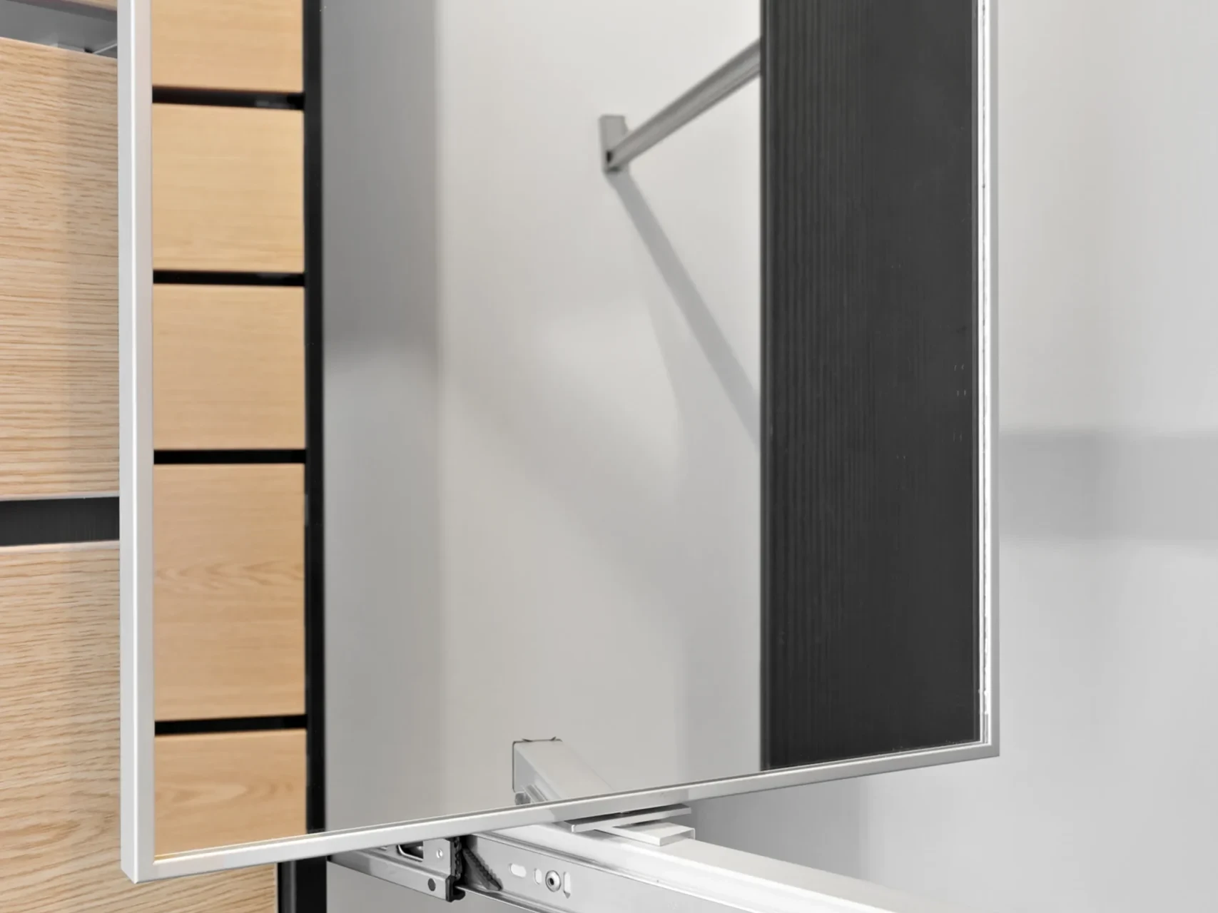 Wardrobe accessories - pull-out mirror