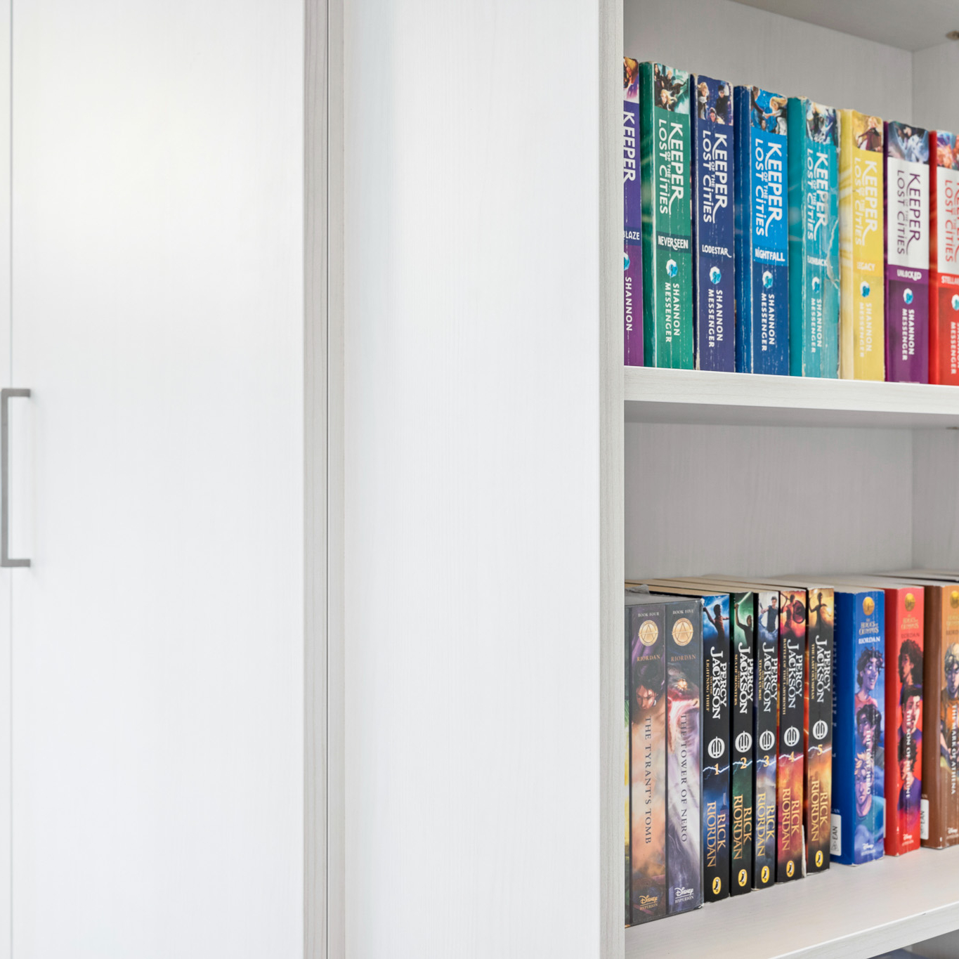 Viva freestanding wardrobe with bookshelf